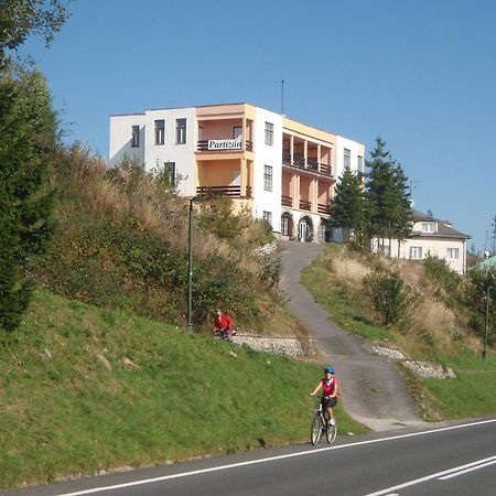 Penzion Partizan Hotel Vysoké Tatry Exterior foto