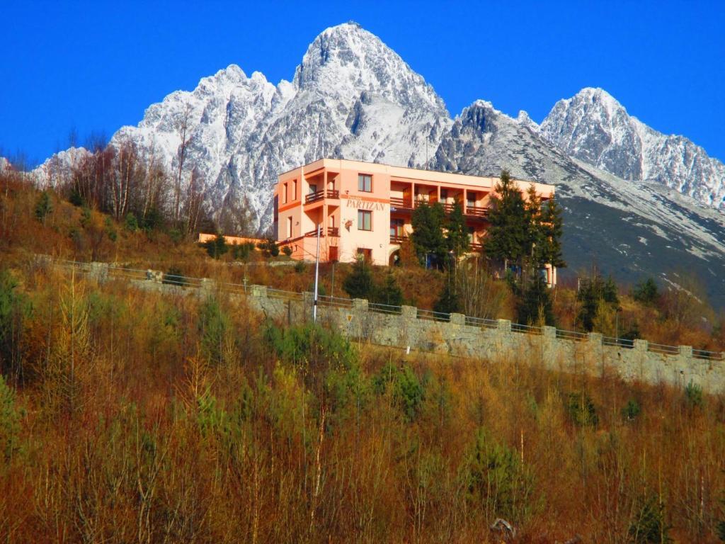 Penzion Partizan Hotel Vysoké Tatry Exterior foto