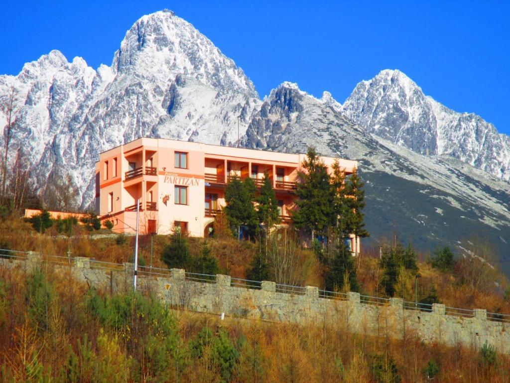 Penzion Partizan Hotel Vysoké Tatry Exterior foto